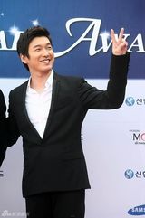 高清组图：JYJ俊秀等助阵韩音乐剧颁奖礼