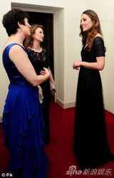 组图：凯特王妃黑色晚礼服现身 产后瘦身成功