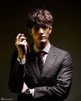 高清组图：韩星李基宇时尚写真 风度翩翩气势十足