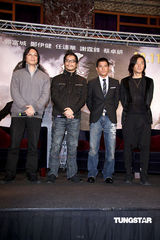 组图：《风云2》主创抵台 郭富城郑伊健风采依旧