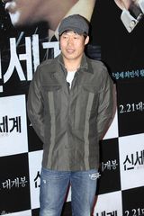 高清图：李政宰新片试映 宋智孝河智苑红毯斗艳