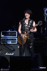 组图：五团轰炸小巨蛋 五月天压轴掀高潮