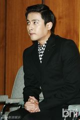 组图：尹孙河高周元出席《星星朋友》报告会