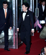 高清图：少女时代等出席首尔文化艺术大奖颁奖典礼