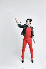 组图：芙蓉姐姐透视装上时尚杂志 中性风显国际范