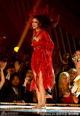 组图：赛琳娜化身印度舞娘 风骚露大腿