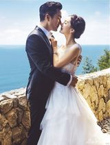 组图：杨幂再曝婚纱照 与刘恺威亲吻幸福相拥