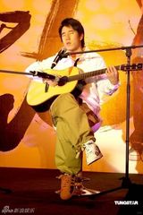 幻灯图：房祖名推首张专辑 谈女友需“国产”媳妇