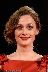 组图：《暴力小姐》首映 伊莱尼和导演暧昧对视