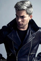 组图：兰伯特西装登杂志封面 银发俊朗展精英范