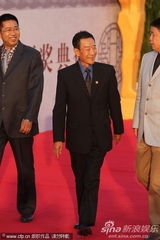 第21届金鸡百花电影节红毯男星帅气抢镜