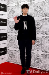 组图：SJ崔始源少时Jessica等出席时尚派对