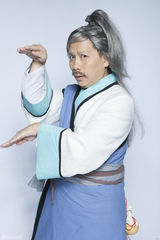 组图：大咖秀邓紫棋模仿惠特尼 孙坚虎虎变青蛇