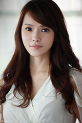 组图：伊能静MV拍摄苦难多 烈日小雨轮上阵