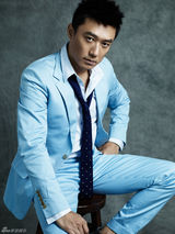 组图：王新褪去戎装潇洒时尚 大片帅气青春