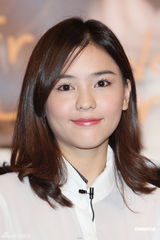 组图：泰国偶像宣传同志电影 Aom甜美外型Tina酷帅