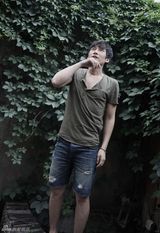 高清组图：满江新专辑封面照曝光 尽显熟男魅力