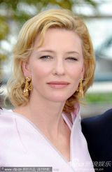 幻灯图集：戛纳开幕片记者会 克劳携布兰切特亮相