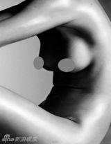 组图：超模米兰达-可儿全裸写真秀曲线