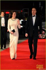 组图：曼德拉传记片首映 凯特与威廉红毯秀恩爱