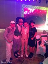 组图：音乐人郝雷王冠结婚 刀郎胡海泉等到场