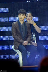 组图：BIGBANG三成员与香港粉丝共度情人节