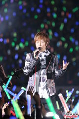 组图：五月天“重生”演唱会high翻高雄