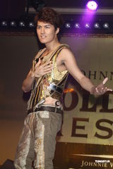 组图：潘玮柏挖坑给吴克群跳 问夜店把妹经验