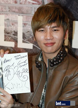 组图：韩国歌手K.will纪念发行专辑办粉丝见面会