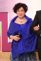 组图：TVB台庆红毯 陈豪李司棋携手亮相