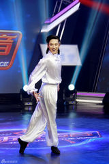 组图：赵文浩《舞动好声音》变身宁采臣