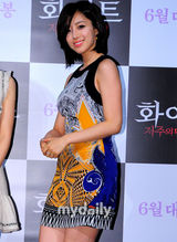 组图：韩星咸恩静新片《被诅咒的旋律》媒体试映会