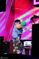 幻灯组图：中歌榜红五月音乐节落幕 羽泉自称粉丝