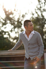 组图：严宽户外阳光写真曝光 “倾世”风再来袭