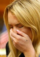 幻灯图集：林赛-罗韩被判90天监禁 当庭崩溃痛哭