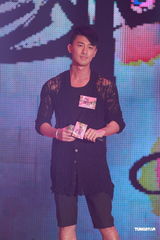 高清组图：2010新城国语力颁奖礼男歌手现场秀