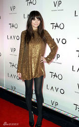 幻灯图集：克里斯蒂娜和妮可-里奇新年美艳PK