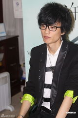 组图：许嵩新专辑发布会 加盟新东家海蝶音乐