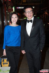 高清图：《冲上云霄2》庆功 张智霖跪吻陈法拉