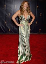 高清组图：玛丽亚-凯莉发福双臂粗壮