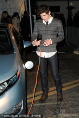 幻灯图：卡梅隆夫妇现身慈善晚宴 阿尔芭携老公现身