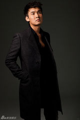 组图：张铎曝好男人写真 稳重气质下的帅气