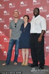 组图：《羞耻》发布会 迈克尔·法斯宾德休闲亮相