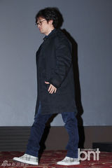 组图：韩星金孝珍新片《结束和开始》记者会