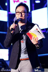 组图：韩女团2NE1出演节目《热情乐书》