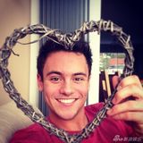 组图：英跳水正太曝海量生活照 秀腹肌吐舌卖萌