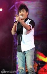 幻灯：中歌榜音乐节第四天 孙楠莫文蔚领万人合唱