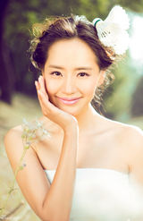 组图：王智杂志大片曝光 清新恬美气质出众