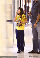 组图：杰克逊小儿子留长发似女生 哥哥普林斯身材壮硕