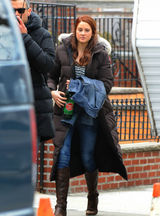 组图：《蜘蛛侠2》女主角谢琳纽约街头骑机车